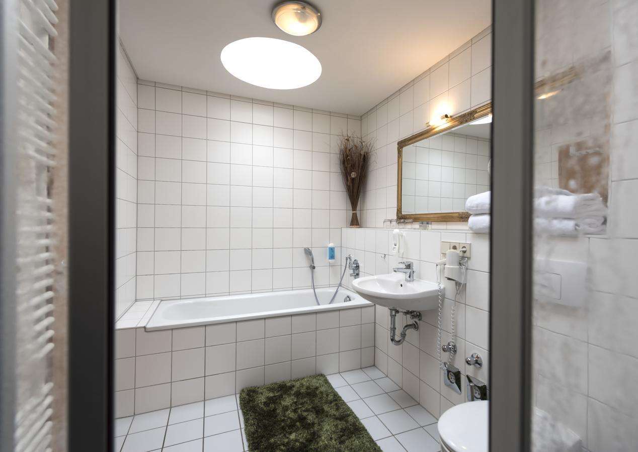 Hotel Ambassador-Berlin Gruenau Kültér fotó