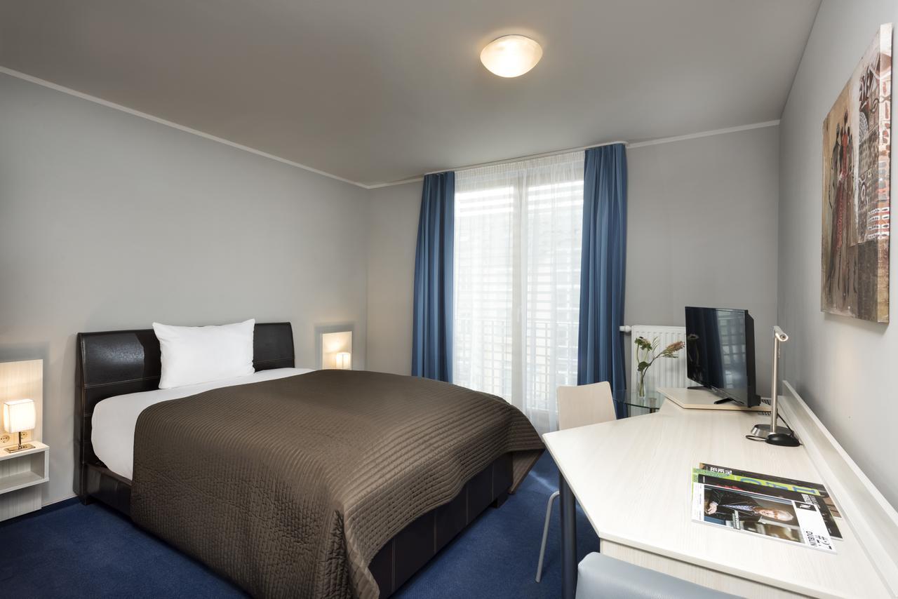 Hotel Ambassador-Berlin Gruenau Kültér fotó